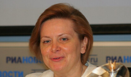 Комарова отчитала мэра Покачей за фейки о справках