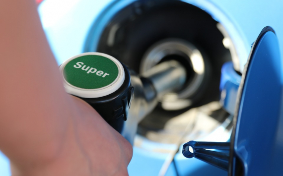 В Югре назвали муниципалитеты с самым дорогим бензином