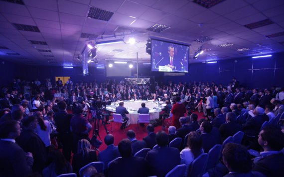 В рамках ПМЭФ-2017 участники заключили соглашений на 2 трлн рублей