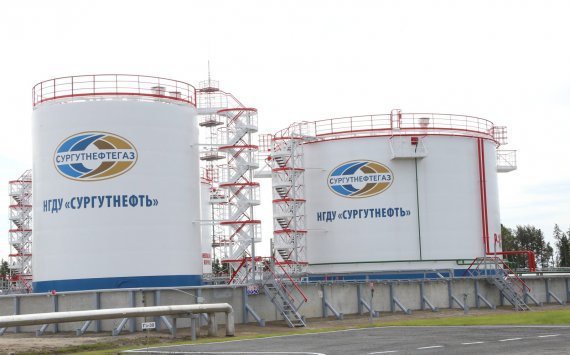 Убыточный «Сургутнефтегаз» выплатит акционерам 26 млрд‍ рублей