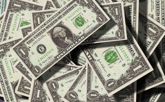 Доллар остается склонным к снижению